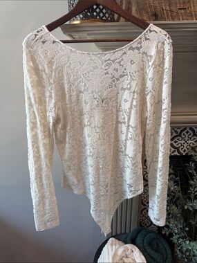 American Eagle Outfitters Ivory Lace Long-Sleeve Scoop Neck Bodysuit